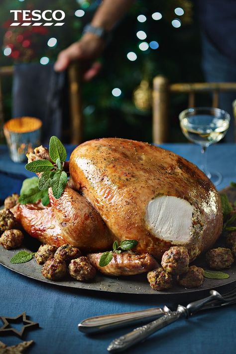 Christmas Mains Recipes, Turkey Food Photography, Christmas Dinner Photography, Christmas Dinner Turkey, Christmas Turkey Photography, Christmas Dinner Centerpieces, Herb Roasted Turkey Thanksgiving, Sage Turkey, Tesco Christmas