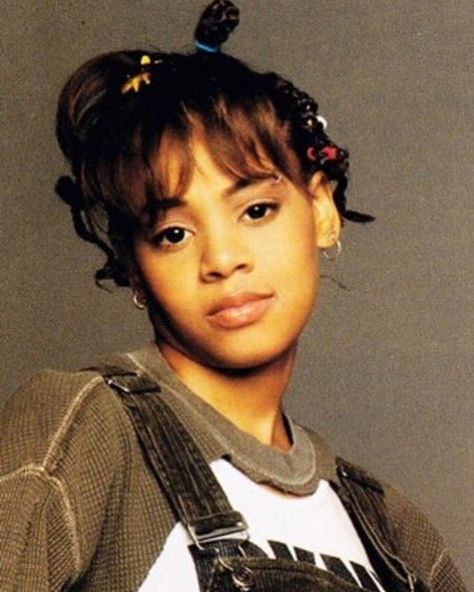 Tlc Left Eye, Lisa Lopes, Tlc Group, Hip Hop Background, Lisa Nicole, Lisa Left Eye, 90s Makeup Look, Glow In Dark Party, 90s 2000s Fashion