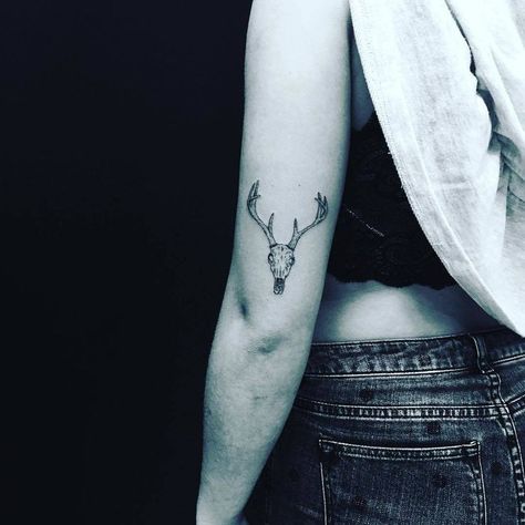 Dear skull above elbow tattoo Deer Skull Finger Tattoo, Small Deer Skull Tattoo, Deer Skull Tattoos For Women, Elk Skull Tattoo, Deer Skull Tattoo, Deer Tattoos, Cow Skull Tattoos, Above Elbow Tattoo, Antler Tattoos