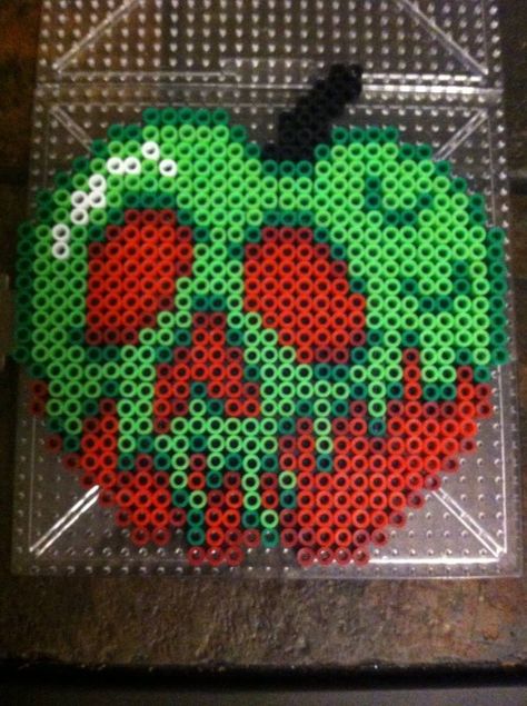 Melt Beads Patterns, Hamma Beads Ideas, Easy Perler Bead Patterns, Melty Bead Patterns, Pearl Beads Pattern, Easy Perler Beads Ideas, Poison Apple, Fuse Bead Patterns, Art Perle