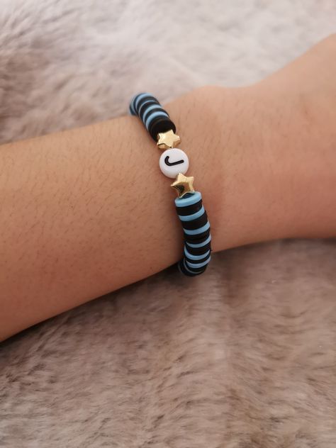 ✨J✨ Black Clay Bead Bracelet, Burr Basket, Clay Bead Bracelet, Bracelets Ideas, Black Clay, Clay Bead, Letter J, Letter B, Blue And Black