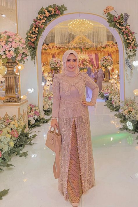 Model Kebaya Brokat Modern Hijab, Muslimah Dress Party, Kebaya Brokat Modern, Dress Brokat Modern, Dress Muslim Modern, Kebaya Modern Dress, Hijab Dress Party, Kebaya Brokat, Dress Pesta