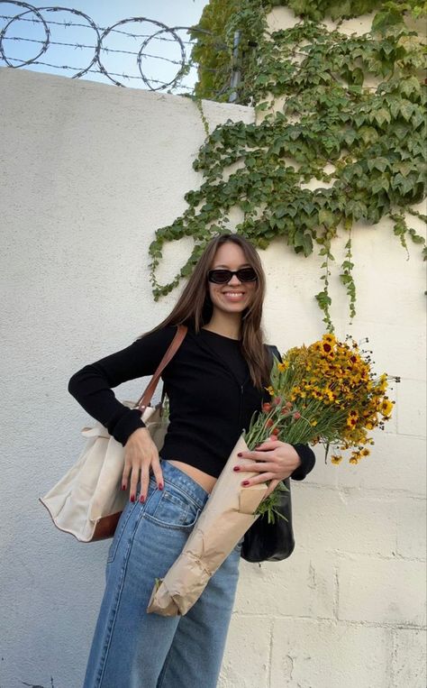 Claudia Sulewski, 5 Year Plan, Spring Fits, Instagram Pictures, Body Types, Style Icons, Spring Fashion, Casual Outfits, Actresses