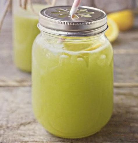 Juice With Pears, Pear Juice Recipes Juicers, Pear Juicing Recipes, Pear Juice Recipes, Pear Smoothie Recipes, Cold Pressed Juice Recipes, Clean Juice, Fruits Smoothies, Apple Juice Recipe