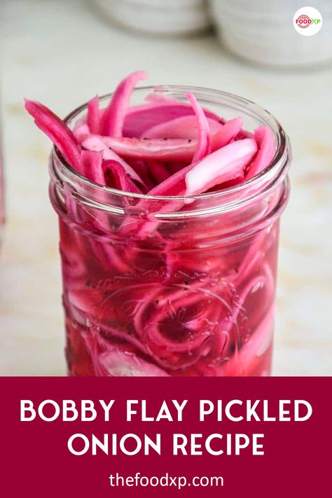 Pickling Vegetables, Quick Pickle, Pickled Vegetables Recipe, Red Onion Recipes, Quick Pickled Red Onions, Quick Pickled Onions, Fermented Pickles, Pickled Radishes, Refrigerator Pickles