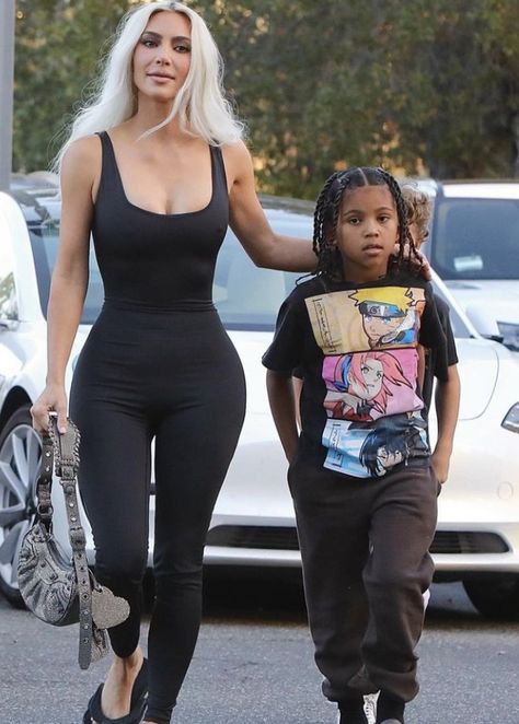 Kim Kardashian Jumpsuit, Kardashian Jumpsuit, Khloe Kardashian Style, Kim Kardashian Outfits, Kim K Style, Kardashian Outfit, Jumpsuit Casual, K Style, Rich Girl Aesthetic