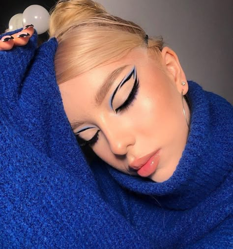 Eyeliner Azul, Eye Makeup Styles, Graphic Makeup, Rave Makeup, Eye Makeup Pictures, Glam Makeup Look, Dope Makeup, Glamorous Makeup, Asian Eye Makeup