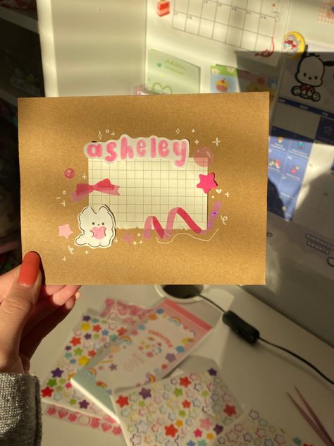 Doodles On Envelopes, Graduation Card Aesthetic, Cute Penpal Letters Ideas, Penpal Aesthetic Ideas, Cinnamoroll Envelope, Penpal Letters Ideas Envelopes, Bday Cards Aesthetic, Aesthetic Penpal Ideas, Aesthetic Bday Card