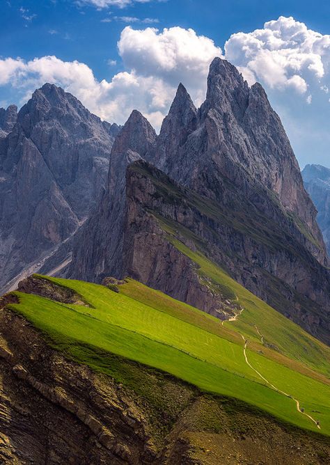 colour my world Alps Italy, Mountain Landscape Photography, Mountain Pictures, Italian Alps, Mountain Landscape, My World, Fantasy Landscape, Most Beautiful Places, Amazing Nature