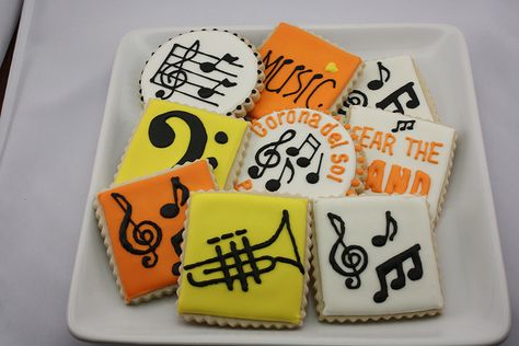 Band cookies Drum Birthday Cakes, Band Booster, Piano Cakes, Music Cookies, Spring Music, Music Themed Parties, Theater Performance, Graduation Cookies, Sugar Cookie Frosting