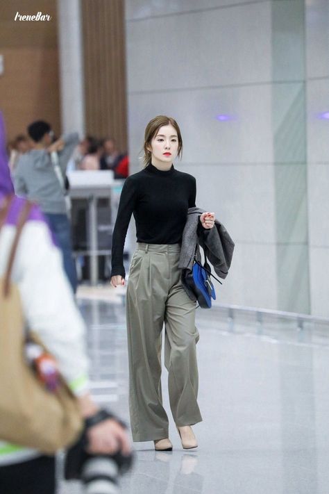 Airport Fashion Kpop, Korean Airport Fashion, Fashionable Work Outfit, Fashion Idol, Korean Girl Fashion, Korean Fashion Trends, Velvet Fashion, Kpop Fashion Outfits, 가을 패션