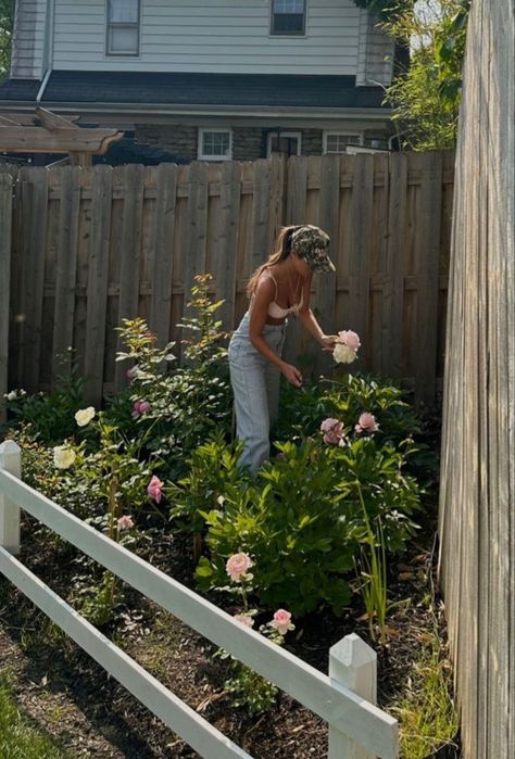 Life Vision, Slow Life, Picket Fence, Casas De Ensueño, Slow Living, Future Life, Dream Garden, 2024 Vision Board, 2024 Vision