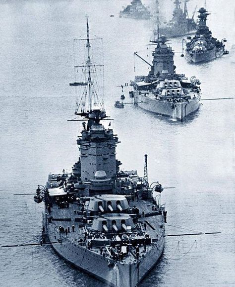 Ww2 Battleships, British Navy Ships, Us Battleships, Hms Hood, Battle Ships, Royal Navy Ships, Capital Ship, Us Navy Ships, Naval Force