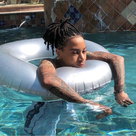 Ybn Namir, Ybn Nahmir, Wallpaper Awesome, Dreadlock Hairstyles For Men, Man Crush Everyday, Cute Rappers, Rap Artists, Dreadlock Hairstyles