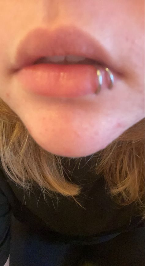 Side Lip Piercing, Lip Piercing Names, Spider Piercing, Side Labret Piercing, Spider Bites Piercing, Side Labret, Dream Piercings, Lip Cuffs, Spider Bite Piercing