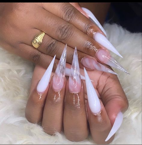 Gel Stilleto Nail Designs, White Stellio Nails, Ombre Stiletto Nails Long, White Sharp Nails, Stelito Nails Designs Long, Pointy White Nails, White Stilletos Nails, Nails Acrylic Stiletto Long, Stellio Nails