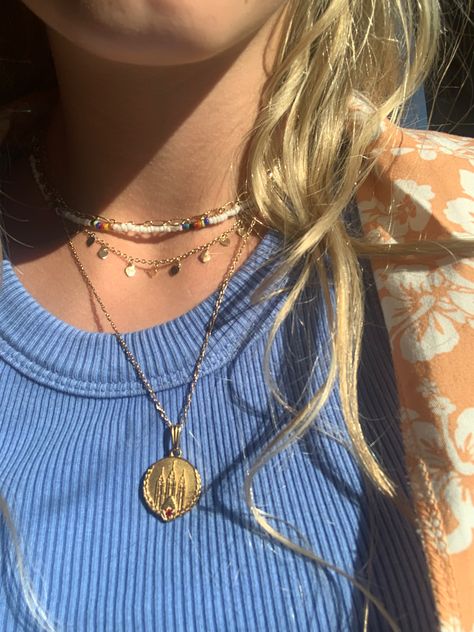 Granola Necklace Layering, Granola Necklaces, Granola Girl Necklace, Granola Rings, Beaded Necklace Stack, Granola Jewelry, Layered Jewelry Aesthetic, Layered Necklace Aesthetic, How To Layer Necklaces