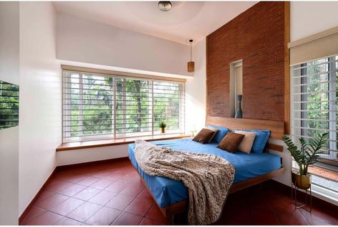 Windows For Bedroom, Beautiful Houses Inside, Interior Floor Plan, Kerala House, Indian Home Design, Indian Home Interior, Minimalist Bedroom Design, Kerala House Design, Living Room Decor Inspiration