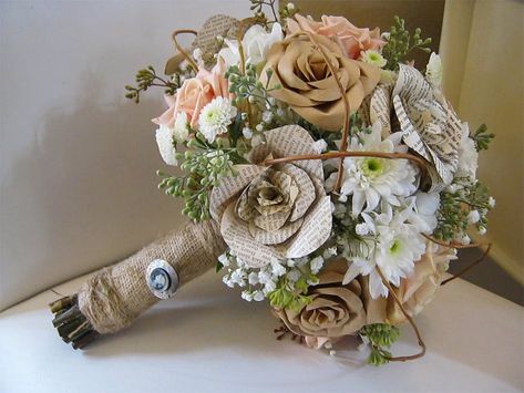 Book Page Flowers, Deco Champetre, Star Wars Wedding, Wedding Bouquets Pink, Paper Flowers Wedding, Paper Bouquet, Book Flowers, Flowers Bouquet Gift, Paper Flower Bouquet