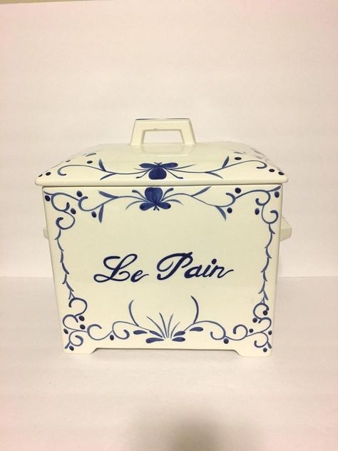 French Country Bread Canister Blue/White Jay Willfred Andrea by Sadek EUC | #1923776402 Blue And White French Country, Ceramic Bread Box, White Canisters, Country Bread, Ceramic Canisters, French Script, French Country Kitchens, Country Decorating, French Country Kitchen