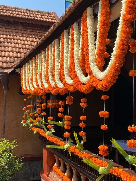 Photobooth Ideas For Onam, Sundarkand Decoration, Onam Decoration Ideas For School, Pocket Doors Pantry, Onam Decoration Ideas, Pocket Doors Closet, Door Window Covering Ideas, Home Decoration With Flowers, Interior Doors Stained