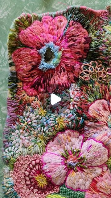 Fleur Woods Art, Woods Embroidery, Freeform Embroidery, Art Fibres Textiles, Sew Embroidery, Fibre Artist, Floral Stitching, Textile Embroidery, Stitching Ideas