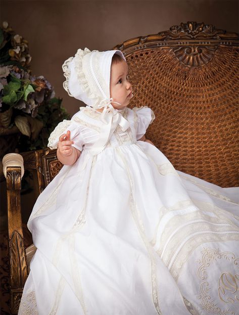 Connie Palmer kindly shared with us her take on a traditional christening gown. Heirloom Stitching, Baby Blessing Dress, Blessing Gown, Hand Smocking, Smocking Tutorial, Simple Interest, Christening Ideas, Blessing Dress, Heirloom Dresses