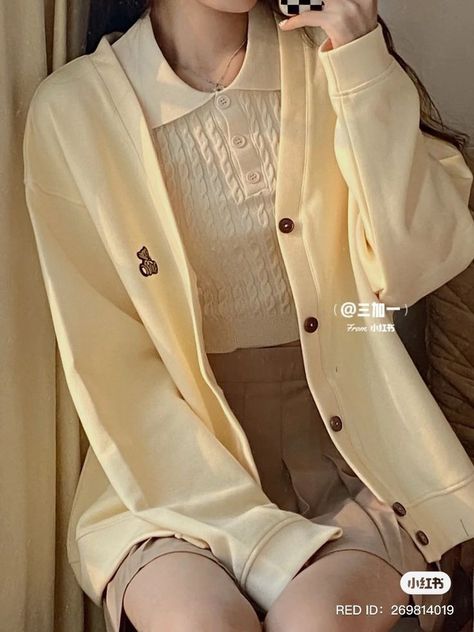 Soft Yellow Korean Aesthetic, Yellow Korean Aesthetic, Aesthetic Charms, Soft Aesthetic Outfits, Soft Girl Aesthetic Outfit, Grunge Skirt, Yellow Clothes, Korean Casual Outfits, Yellow Outfit