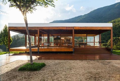 This Modern Architectural Masterpiece Can Be Yours For A Cool $11.5 Million. On 40 lush acres in Brazil. Tiny Beach House, Sao Francisco, Rest House, Pergola Ideas, Container Houses, Luxury Estate, Modern Architecture House, Rooftop Garden, For Sale By Owner