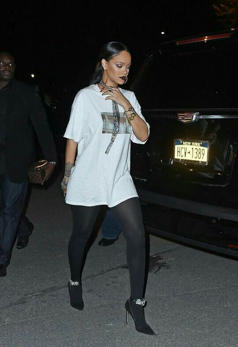 Rihanna Street Style, Looks Rihanna, Lola Monroe, Rihanna Outfits, Rihanna Looks, Rihanna Riri, Rihanna Style, Looks Chic, Looks Style