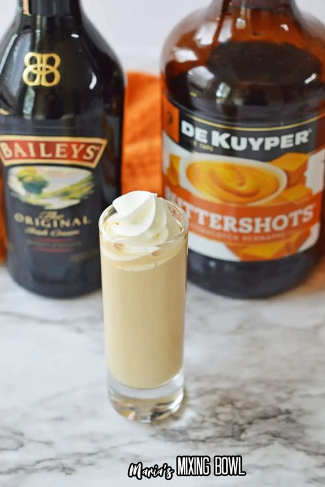 Baileys Recipes Drinks, Baileys Drinks, Butterscotch Recipes, Irish Cream Recipe, Baileys Recipes, Creamy Cocktails, Liquor Drinks, Baileys Irish, Baileys Irish Cream