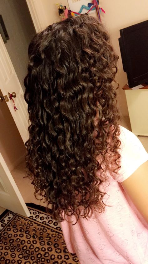 pencil curls Pencil Curls, Hair Curls, Black Hairstyles, Hairstyles Black, Curling Iron, Perm, Curled Hairstyles, Hair Cut, Black Hair