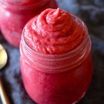 This Copycat Raspberry Dole Whip is a healthier take on the classic Disney treat that is cool, creamy, and refreshing- perfect for summer! It takes just five minutes and a few ingredients to make, and is less than 60 calories per serving! Cherry Dole Whip, Raspberry Dole Whip Recipe, Cherry Dole Whip Recipe, Whipped Koolaid, Dole Whip Recipes, Dole Whip Disney Recipe, Thick Drinks, Homemade Cool Whip, Cool Whip Pies