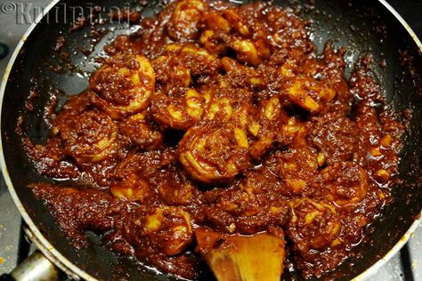 Kudpiraj's Garam Tawa: Prawn Ghee Roast with Kundapur Masala Powder Seafood Starter, Chicken Sukka, Indian Fish Recipes, Cooking With Ghee, Indian Chicken Curry Recipe, Ghee Roast, Prawn Masala, Prawn Dishes, Spicy Prawns