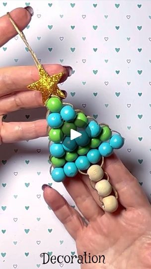 Pony Beads Ornaments, Pony Bead Christmas Ornaments Diy, Pony Bead Christmas Ornaments, Pony Beads Christmas Ornaments, Christmas Tree Bead Keychain, Christmas Tree Beads, Christmas Video, Decoration Christmas Tree, Easy Christmas Ornaments