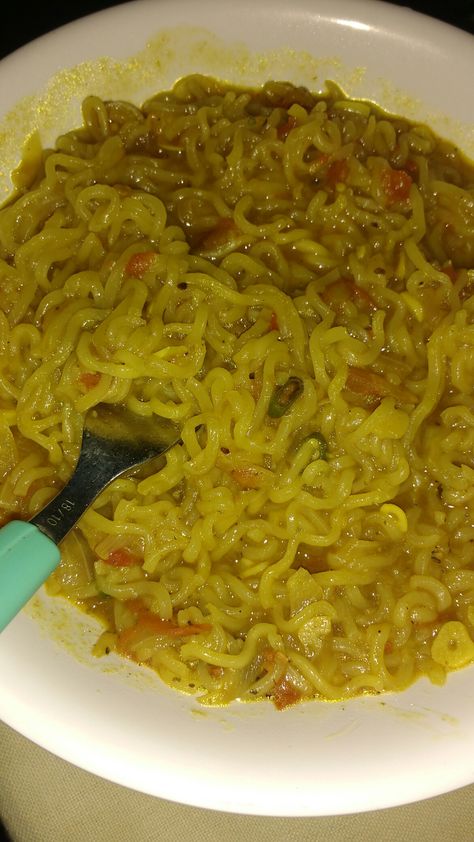 Tomato Maggi Maggi Snapchat, Maggi Snap Story, Maggi Aesthetic, Maggi Snap, Maggie Snap, Bridal Dp, Maggi Recipes, Eating Food Funny, Gym Wallpaper