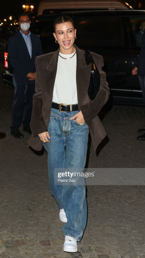 Velvet Blazer Outfit, Jeans Blazer Outfit, White Tees Outfit, Wide Leg Outfit, Hailey Bieber Outfits, Rhode Skin, Hailey Rhode, Luxury Jeans, Oversize Outfit