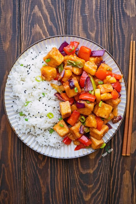 Pineapple Tofu, Vegan Recepies, Protein Dinner, Pescatarian Recipes, Crispy Tofu, Vegan Living, Food Out, Tofu Recipes, Sweet And Sour