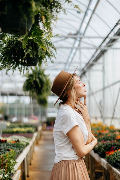 Greenhouse model photoshoot Greenhouse Branding Photoshoot, Greenhouse Portrait Photography, Photoshoot In Greenhouse, Greenhouse Headshots, Plant Nursery Photoshoot, Plant Photoshoot Ideas, Green House Photoshoot, Photoshoot With Plants, Greenhouse Photography