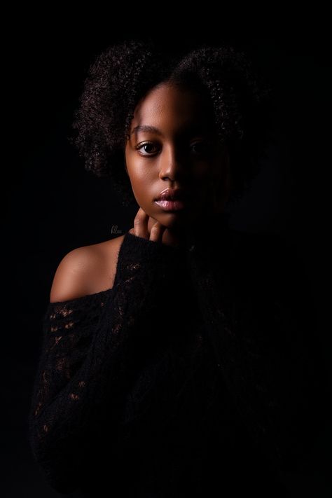 © Holly Lund 2020 Creative Studio Lighting, University Photoshoot, New England Gothic, Black Background Portrait, Low Key Portraits, Moody Portraits, Low Key Photography, Black Power Art, Female Portrait Photography