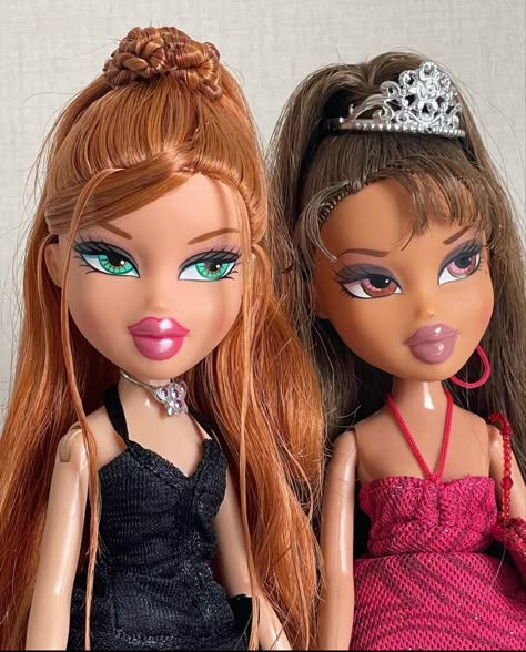 Red Hair Green Eyes, Barbie Hairstyle, High Fashion Hair, Bratz Doll Outfits, Brat Doll, Bratz Girls, Doll Aesthetic, Clueless Outfits, Beige Blonde