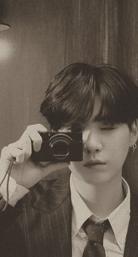 Min Yoon-gi Min Yoongi Bf Material, Min Yoongi Husband Material, Yoongi Boyfriend Aesthetic, Suga Bf Material Wallpaper, Suga Boyfriend Material Aesthetic, Suga Bf Material, Yoongi Lockscreen Aesthetic, Yoongi Boyfriend Material Lockscreen, Yoongi Bf Material