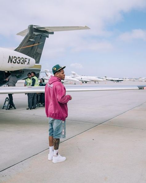 Devin Haney on Instagram: "Young OG in the game… 😤 #TheDream" Devin Haney, Kanye West Outfits, Boxing Images, Black Outfit Men, Thug Style, Dark Skin Boys, Mood Clothes, Future Lifestyle, Kanye West