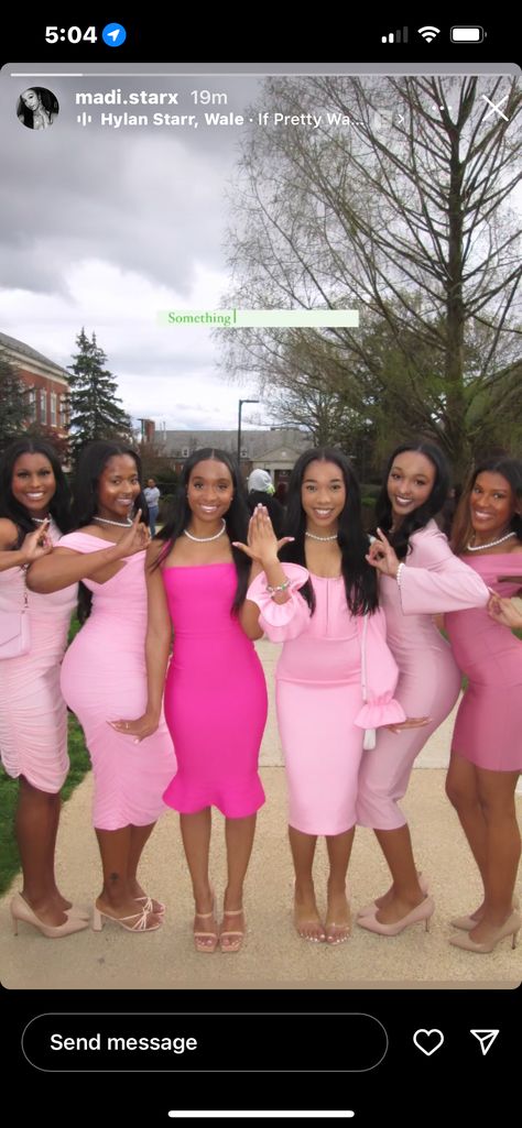 Aka Group Photoshoot, Akaversary Photoshoot, Aka First Day Out Outfits, Aka Sorority Outfits, Aka Outfits Alpha Kappa Alpha, Sorority Event Ideas, Aka Poses, Aka Outfits, Graduation Fits