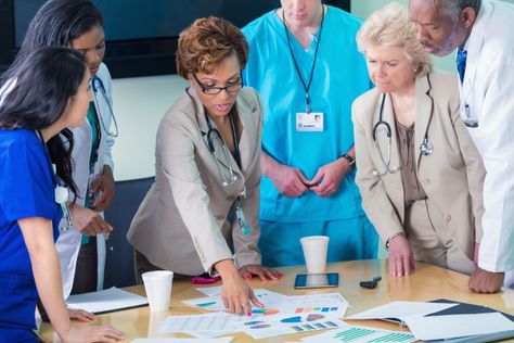 10 Must-Have Traits for Effective Leadership in Healthcare | JWU College of Professional Studies Hospital Administration, Healthcare Administration, Contract Management, Healthcare Management, Effective Leadership, Health Tips For Women, Health Lessons, Nursing Care, Care Facility