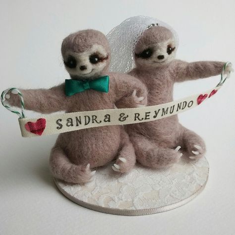 Sloth cake topper in custom jade green by Mythillogical Otter Cake Topper, Sloth Fondant Cake Toppers, Sloth Wedding Cake Topper, Lesbian Wedding Cake Toppers, Monkey Wedding Cake Topper, Sloth Cakes, Penguin Wedding, Dino Cake, Fairy Wedding