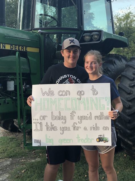 Homecoming Tractor Proposals Country Homecoming Proposal, Creative Prom Proposal Ideas, Cute Hoco Proposals, Cute Promposals, Country Prom, School Dance Ideas, Aesthetic Relationship, Homecoming Signs, Prom Posters