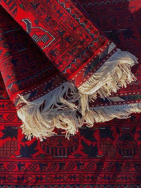 Afghan Aesthetic, Afghan Art, Afghanistan Culture, Afghan Carpet, Iranian Carpet, Surealism Art, Antique Persian Carpet, Iran Pictures, Animal Portraits Art