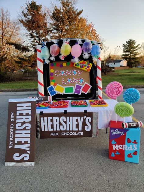 DIY Candy Land treat! Candy Land Trunk Or Treat, Trunker Treat Ideas, Candy Land Birthday Party, Candy Birthday Party, Christmas Tree Candy, Diy Halloween Decor, Candyland Birthday, Candyland Party, Candy Land Christmas Decorations Diy