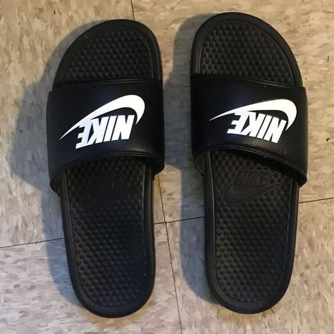 Nike Slide Sandals, Slides Nike, Nike Slippers, Trendy Slippers, Nike Sandals, Dr Shoes, Nike Slides, Custom Nike Shoes, All Nike Shoes